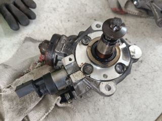 bontott BMW X3 Nagynyomású Szivattyú