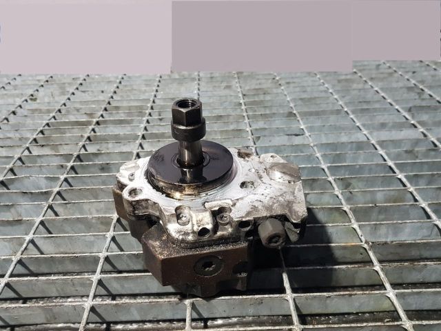 bontott BMW X3 Nagynyomású Szivattyú