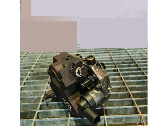 bontott BMW X3 Nagynyomású Szivattyú