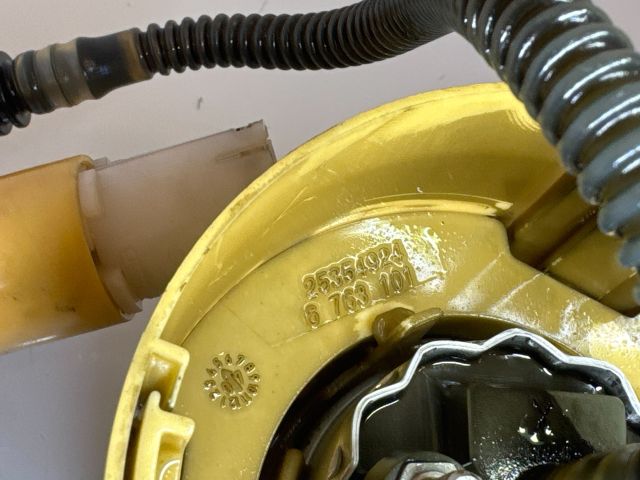 bontott BMW X3 Üzemanyag Szivattyú