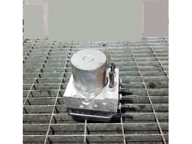 bontott BMW X3 ABS Kocka