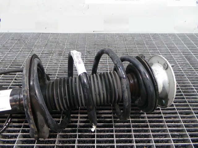 bontott BMW X3 Első Rugó