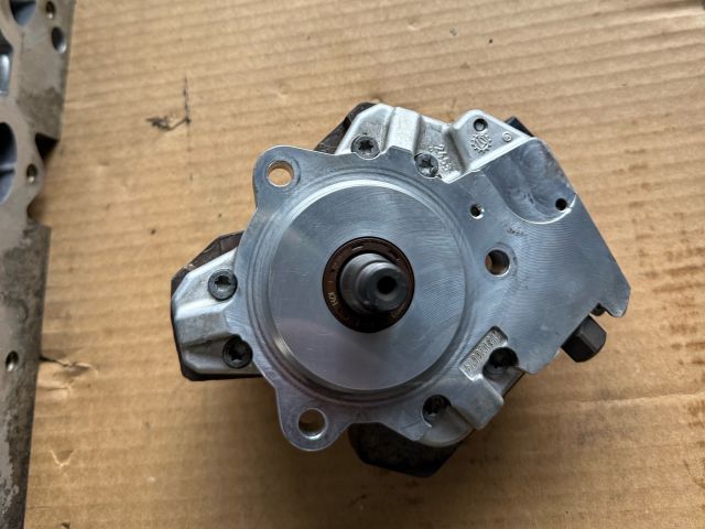 bontott BMW X3 Nagynyomású Szivattyú