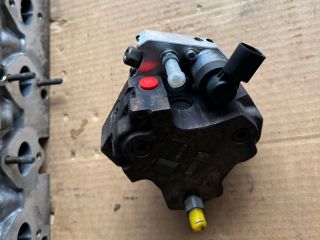 bontott BMW X3 Nagynyomású Szivattyú