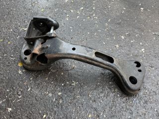 bontott BMW X3 Váltó Tartó Bak (Pozíciófüggetlen)