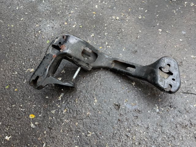 bontott BMW X3 Váltó Tartó Bak (Pozíciófüggetlen)