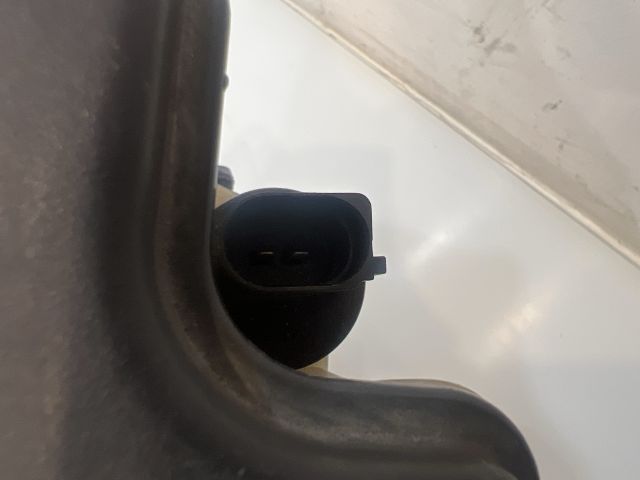 bontott BMW X3 Ablakmosó Tartály