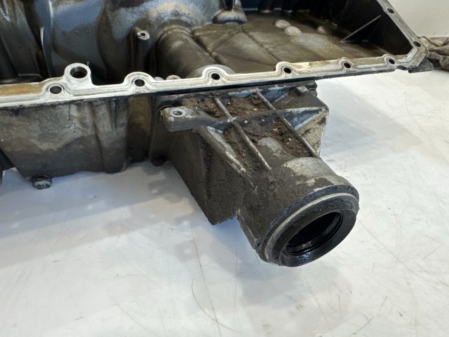 bontott BMW X3 Olajteknő