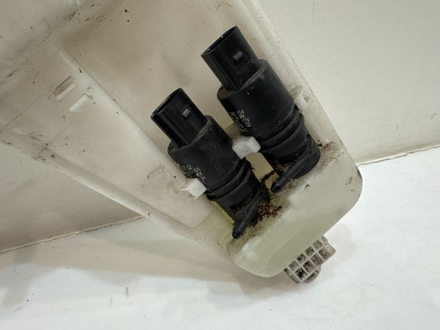 bontott BMW X3 Ablakmosó Tartály