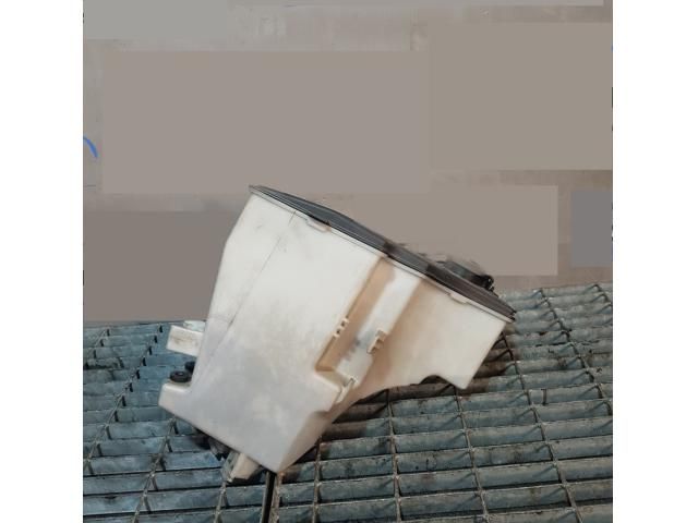 bontott BMW X3 Ablakmosó Tartály