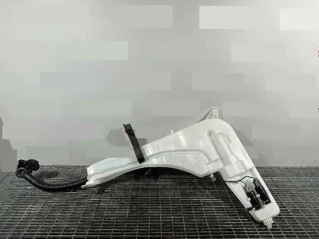 bontott BMW X3 Ablakmosó Tartály