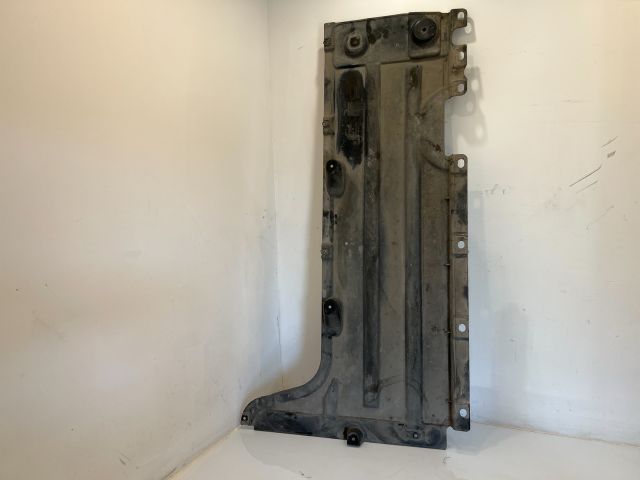 bontott BMW X3 Alsó Motorburkolat