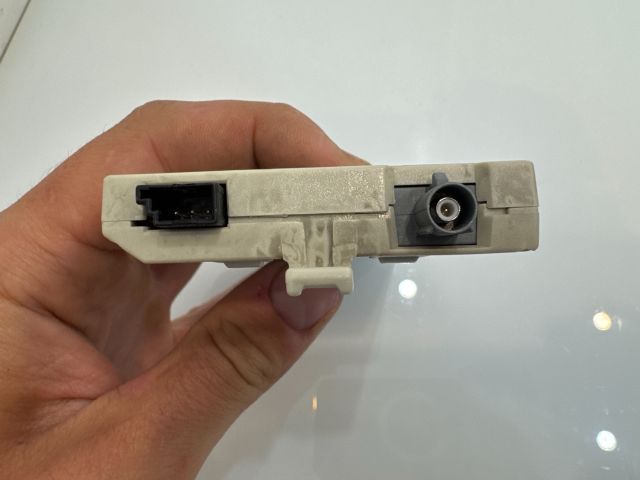 bontott BMW X3 Antenna Erősítő