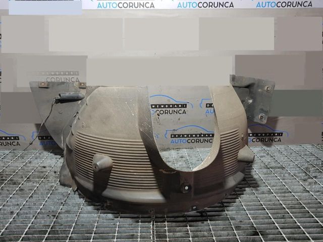 bontott BMW X3 Bal első Dobbetét (Kerékjárati, Műanyag)