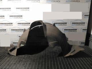 bontott BMW X3 Bal első Dobbetét (Kerékjárati, Műanyag)