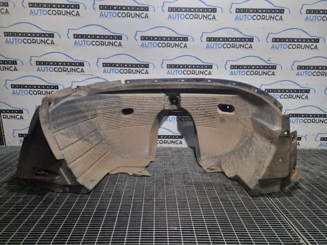 bontott BMW X3 Bal első Dobbetét (Kerékjárati, Műanyag)