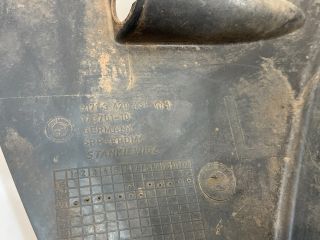 bontott BMW X3 Bal első Dobbetét (Kerékjárati, Műanyag)