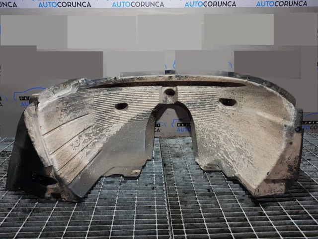 bontott BMW X3 Bal első Dobbetét (Kerékjárati, Műanyag)