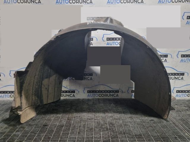 bontott BMW X3 Bal első Dobbetét (Kerékjárati, Műanyag)