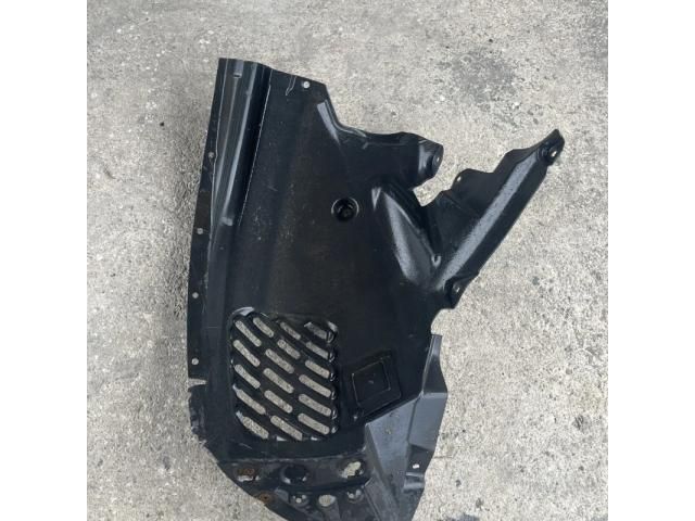 bontott BMW X3 Bal első Dobbetét (Kerékjárati, Műanyag)