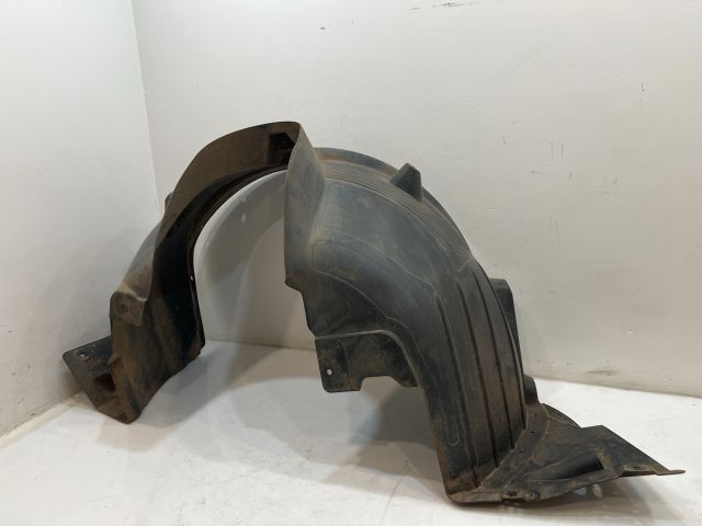 bontott BMW X3 Bal első Dobbetét (Kerékjárati, Műanyag)