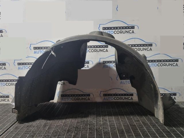 bontott BMW X3 Bal első Dobbetét (Kerékjárati, Műanyag)