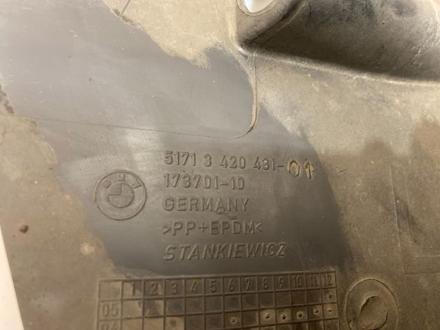 bontott BMW X3 Bal első Első Dobbetét (Kerékjárati, Műanyag)