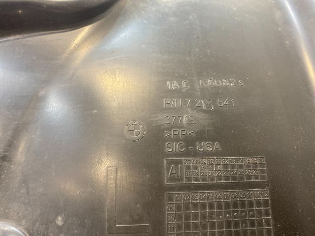 bontott BMW X3 Bal első Első Dobbetét (Kerékjárati, Műanyag)