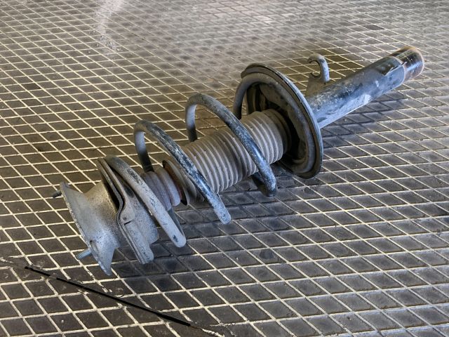 bontott BMW X3 Bal első Gólyaláb (Lengécsillapító, Rugó)