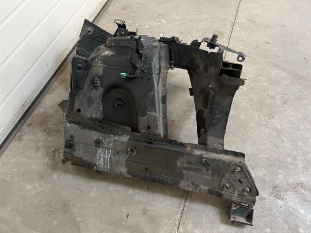 bontott BMW X3 Bal első Hossznyúlvány