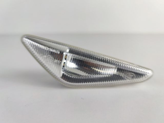 bontott BMW X3 Bal első Sárvédő Irányjelző