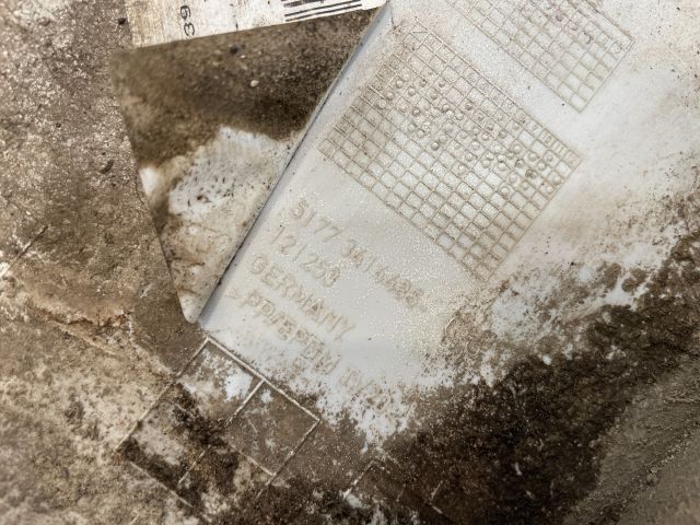 bontott BMW X3 Bal első Sárvédő Szélesítő