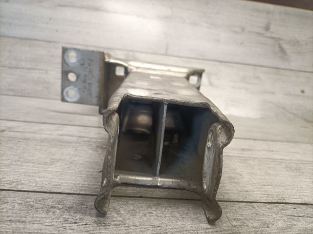 bontott BMW X3 Bal első Ütközéscsillapító