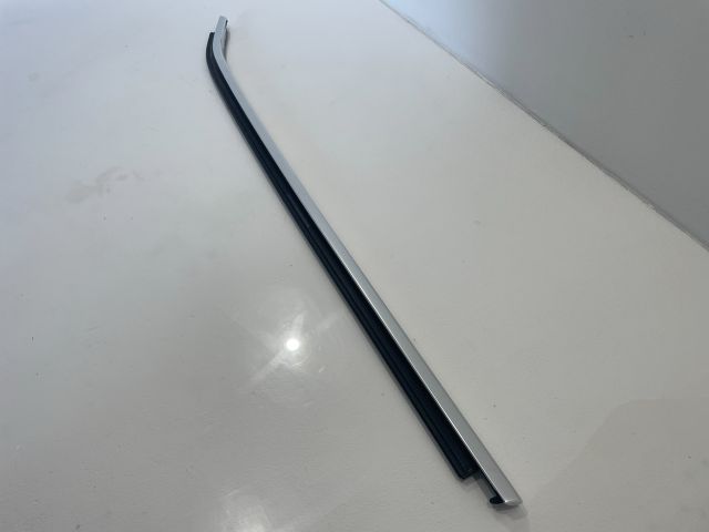 bontott BMW X3 Bal első Vízlehúzó Gumicsík