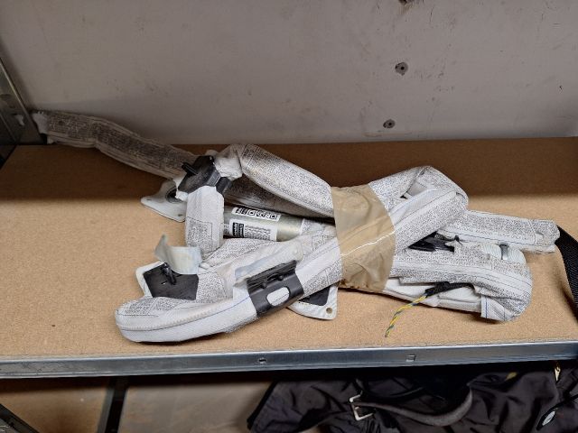 bontott BMW X3 Bal Függönylégzsák és Oldallégzsák