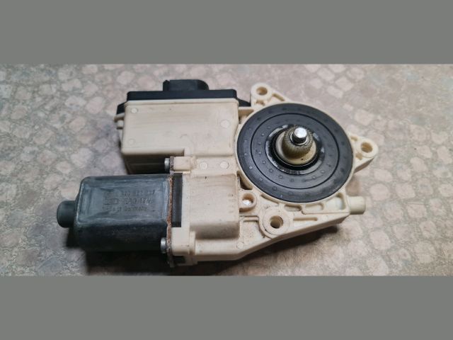 bontott BMW X3 Bal hátsó Ablakemelő Motor