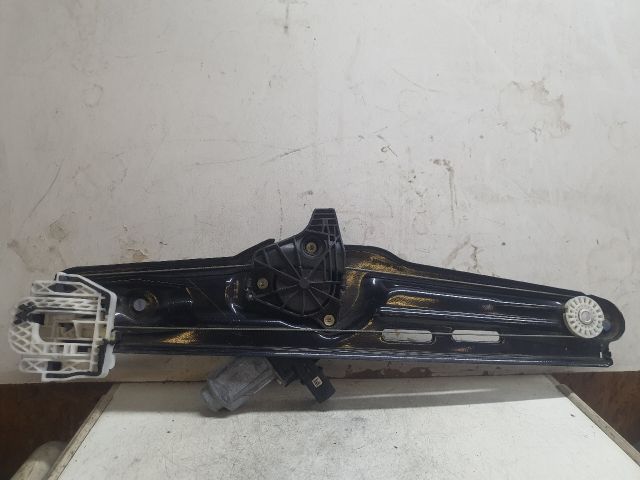 bontott BMW X3 Bal hátsó Ablakemelő Szerkezet (Elektromos)