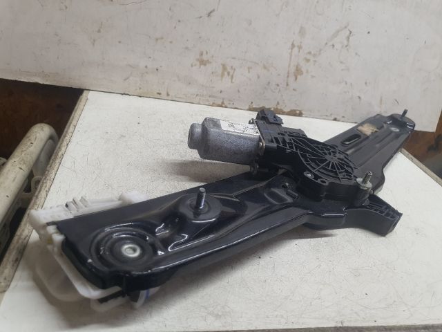 bontott BMW X3 Bal hátsó Ablakemelő Szerkezet (Elektromos)