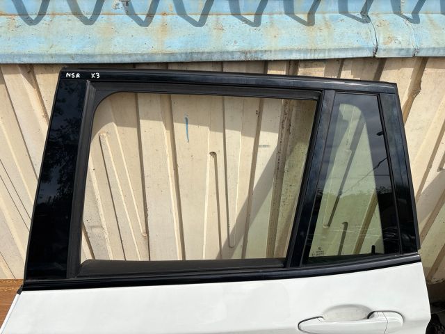 bontott BMW X3 Bal hátsó Ajtó (Részeivel)