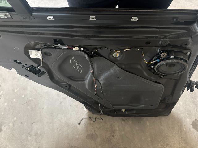 bontott BMW X3 Bal hátsó Ajtó (Üres lemez)