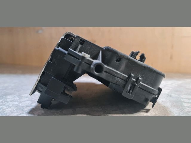 bontott BMW X3 Bal hátsó Ajtózár