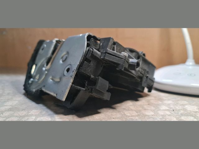 bontott BMW X3 Bal hátsó Ajtózár