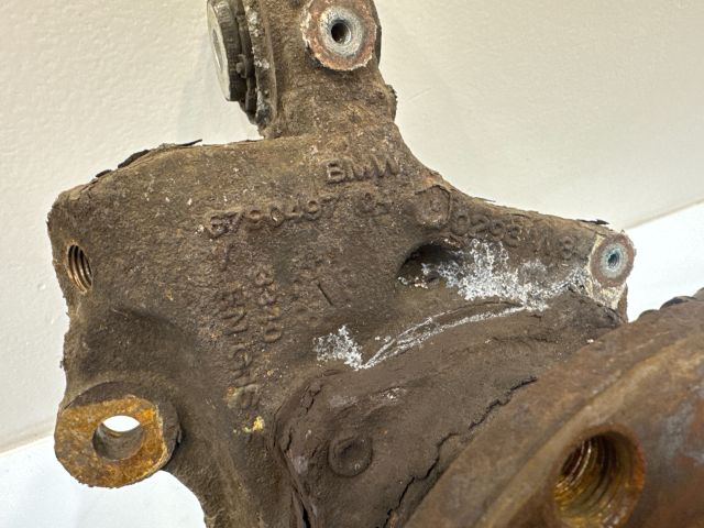 bontott BMW X3 Bal hátsó Csonkállvány Kerékaggyal