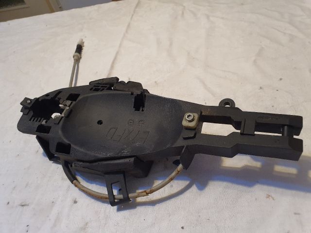 bontott BMW X3 Bal hátsó Külső Kilincsfészek