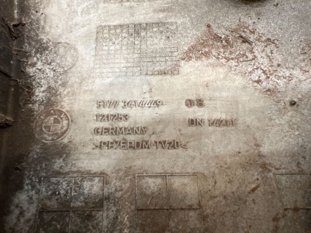 bontott BMW X3 Bal hátsó Sárvédő Díszléc