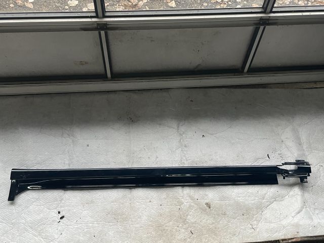 bontott BMW X3 Bal Küszöb