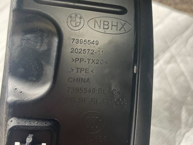 bontott BMW X3 Bal Sárvédő Csavar Burkolat