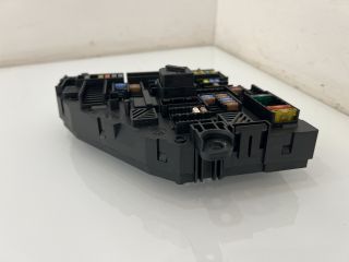 bontott BMW X3 Biztosítéktábla Csomagtér