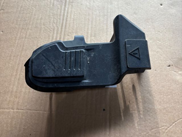 bontott BMW X3 Biztosítéktábla Doboz