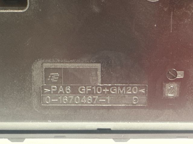 bontott BMW X3 Biztosítéktábla Utastér